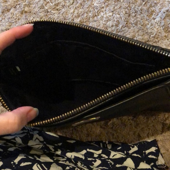 Navy Coach clutch - Picture 2 of 3